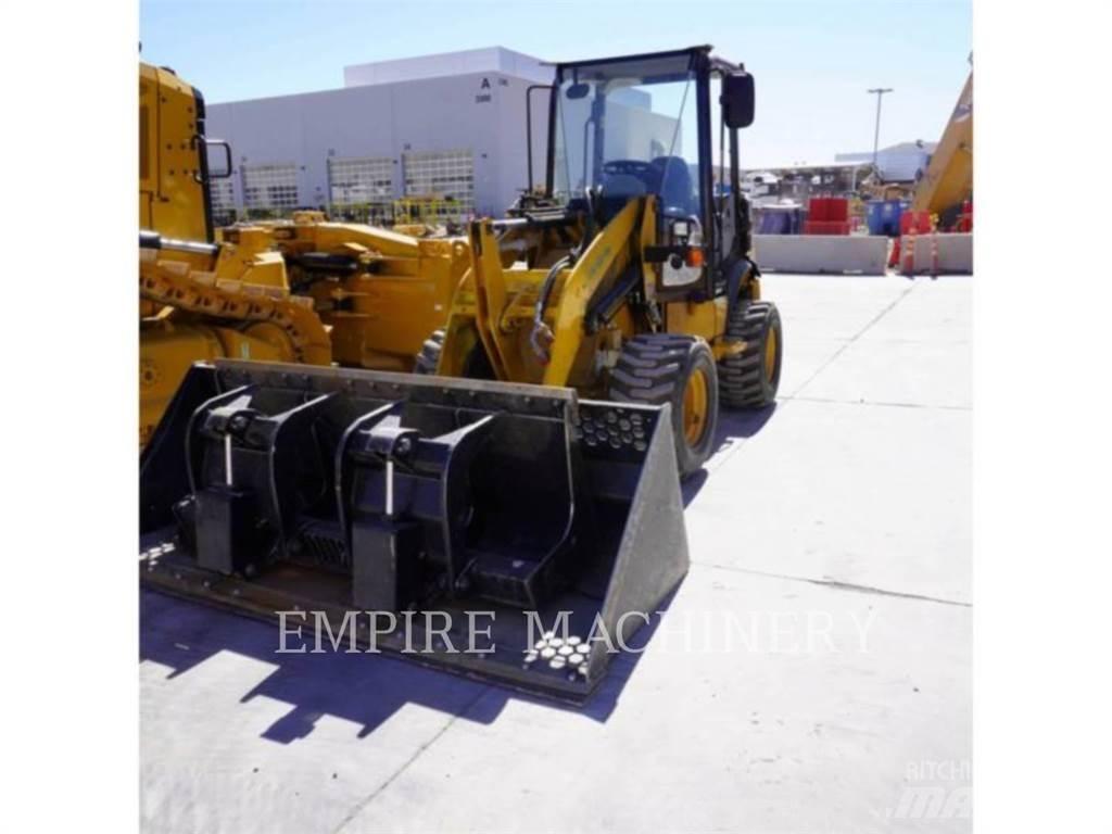 CAT 903C2 Колесни товарачи