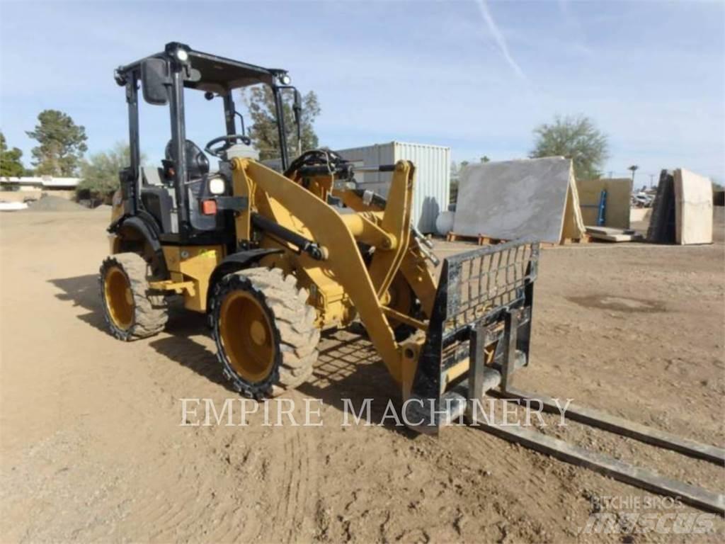 CAT 903D Колесни товарачи