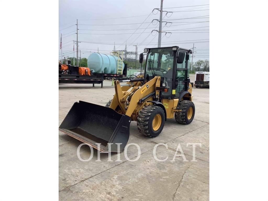 CAT 903D Колесни товарачи