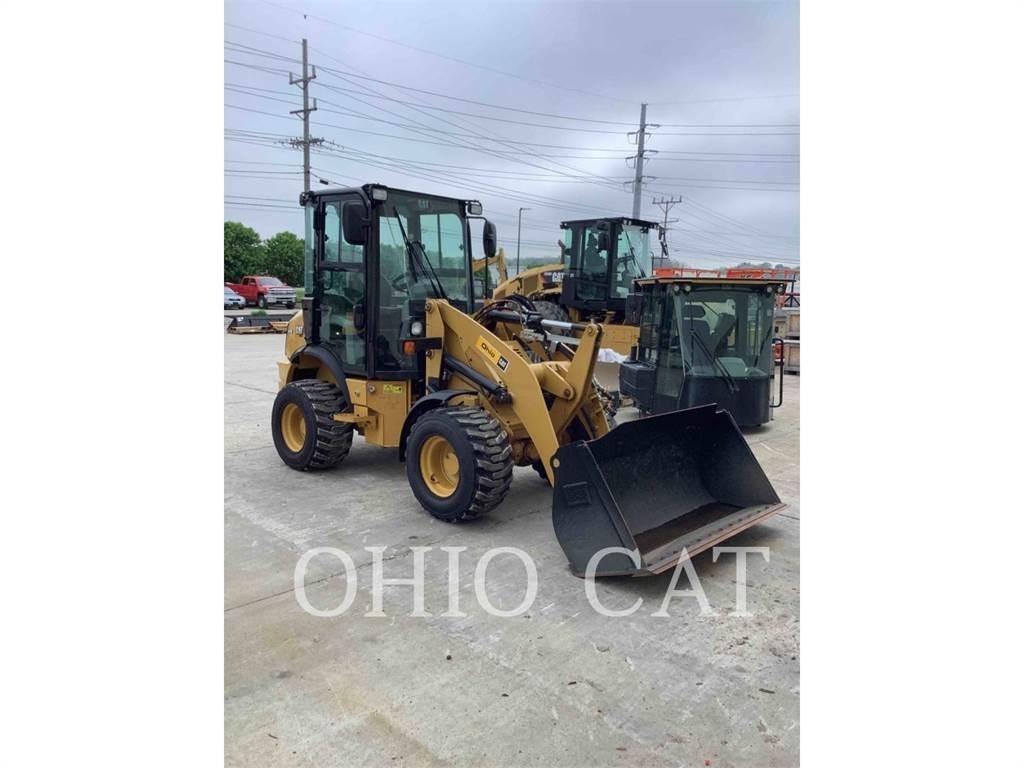 CAT 903D Колесни товарачи