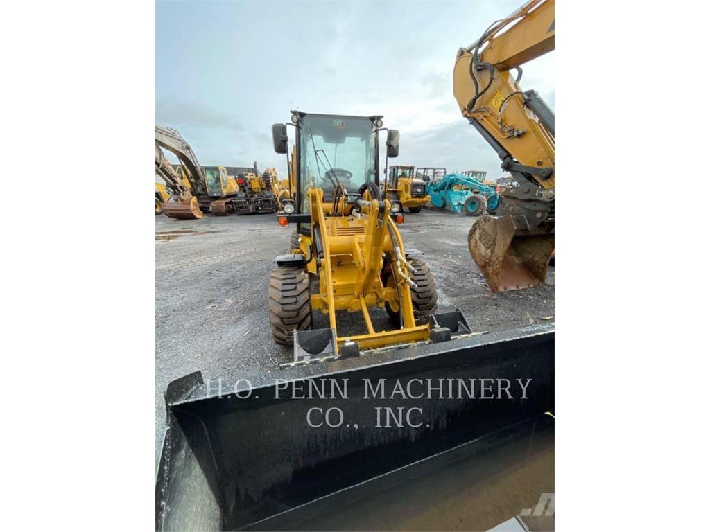 CAT 903D Колесни товарачи