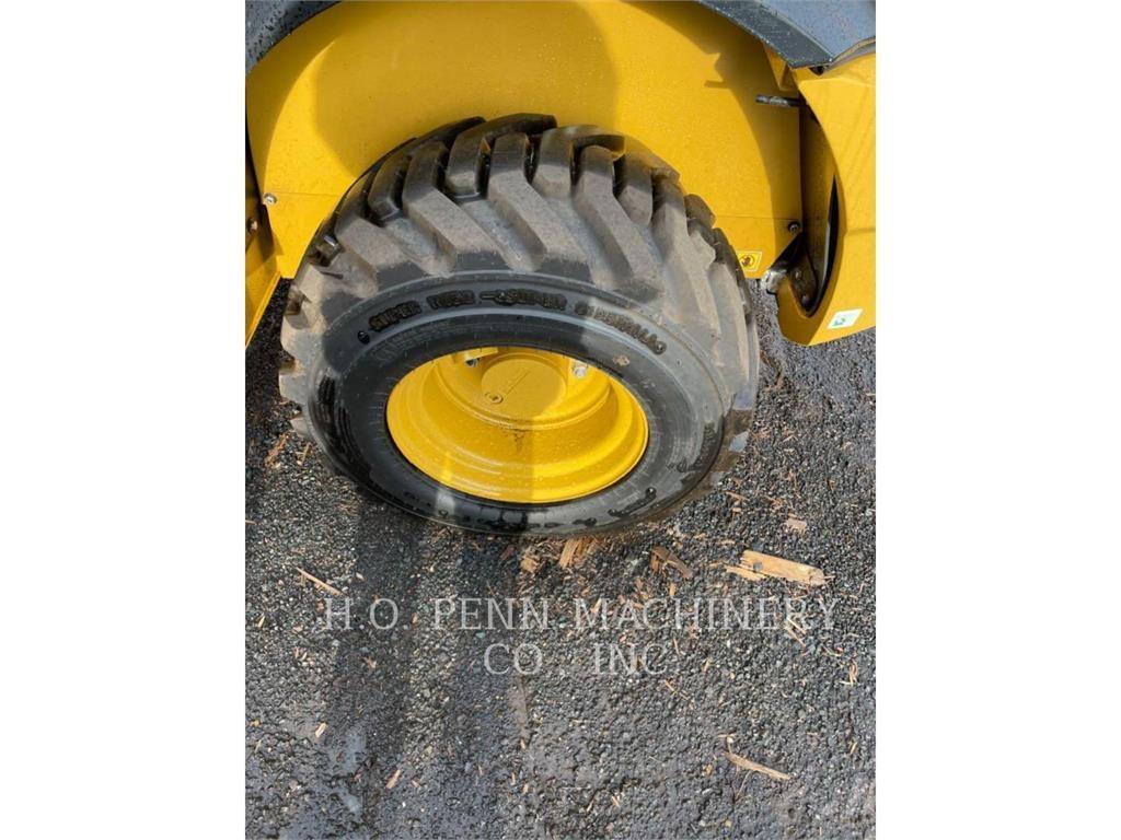 CAT 903D Колесни товарачи