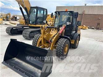 CAT 906 Колесни товарачи