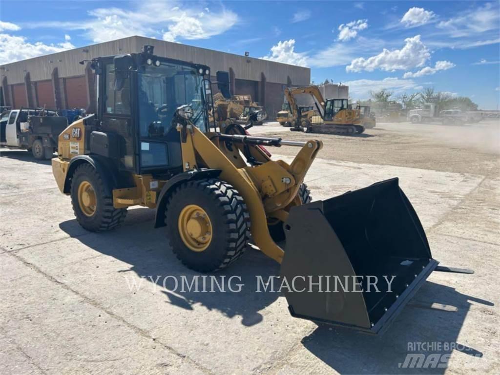 CAT 906 Колесни товарачи