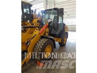 CAT 906 Колесни товарачи