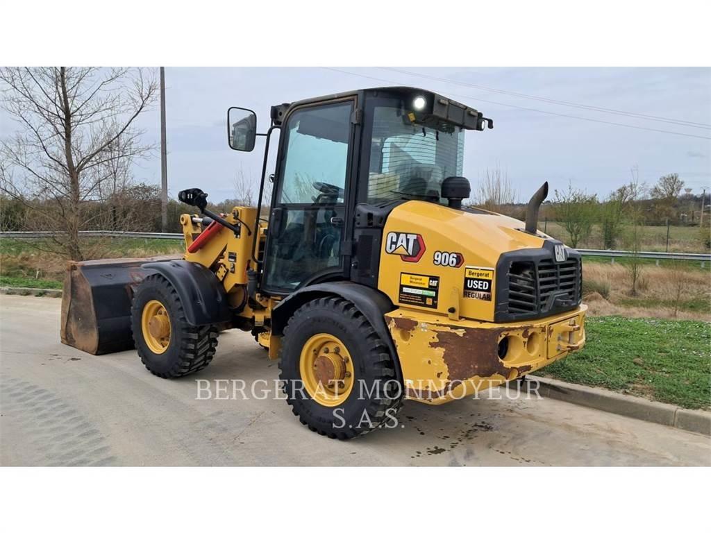 CAT 906 Колесни товарачи