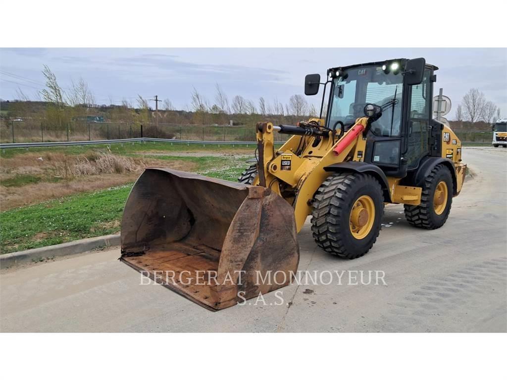 CAT 906 Колесни товарачи