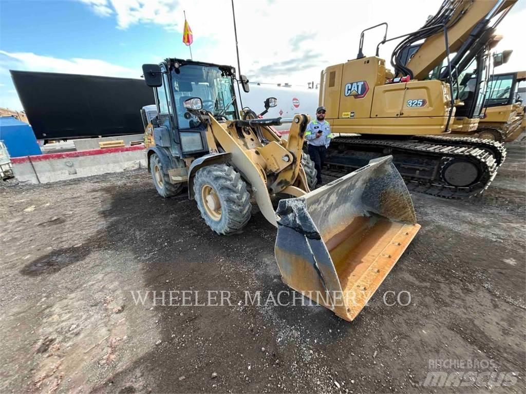 CAT 906 Колесни товарачи