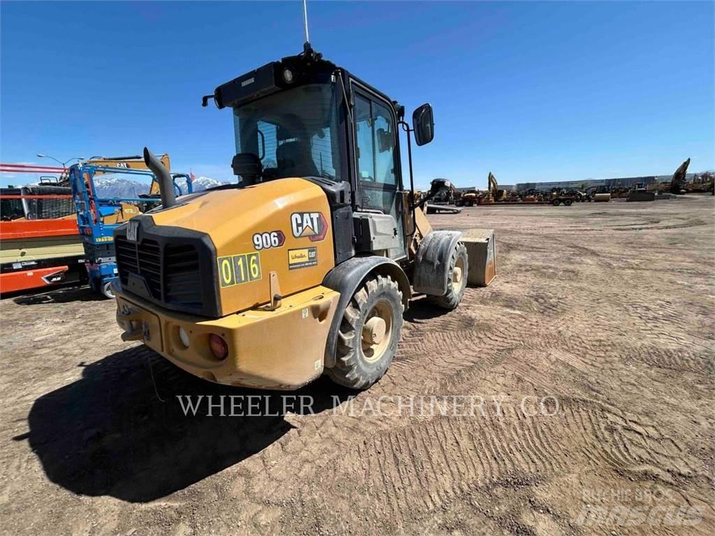 CAT 906 Колесни товарачи