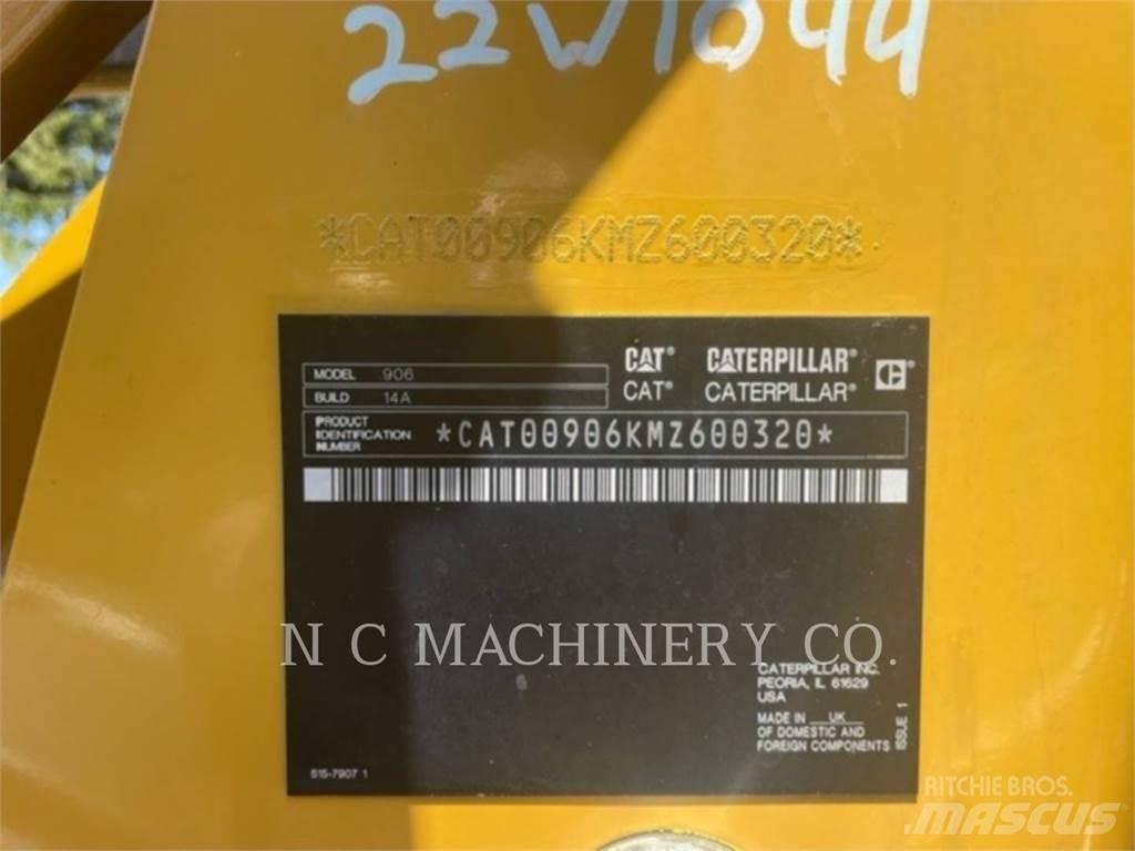 CAT 906 Колесни товарачи