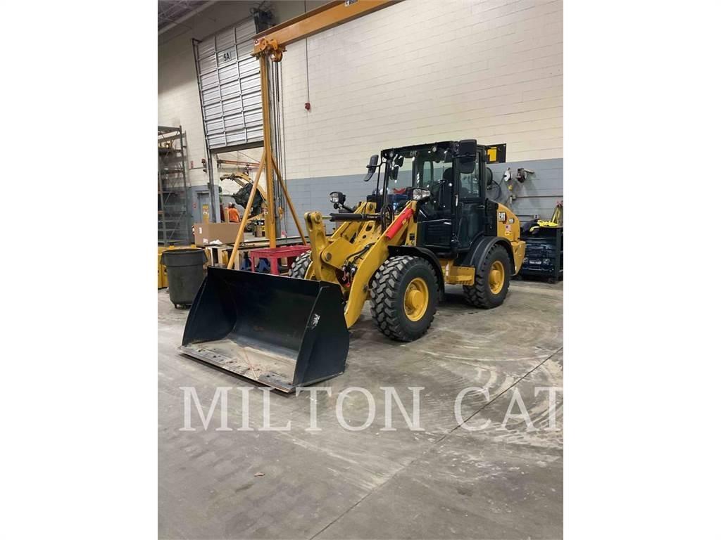 CAT 906 Колесни товарачи
