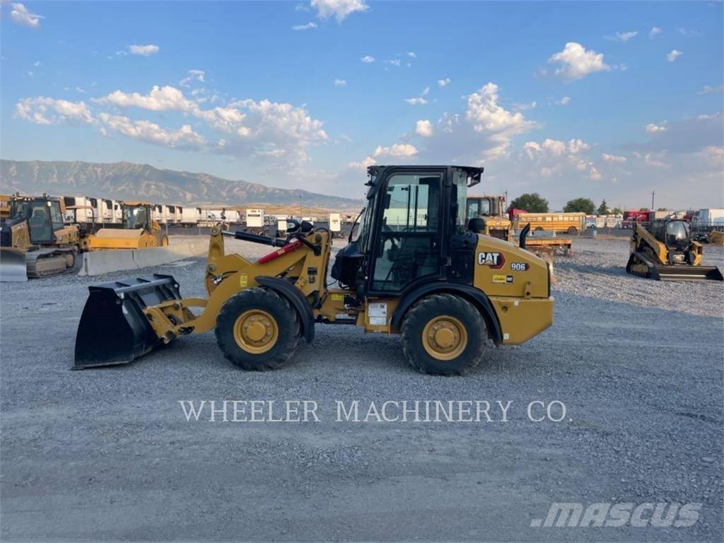 CAT 906 Колесни товарачи