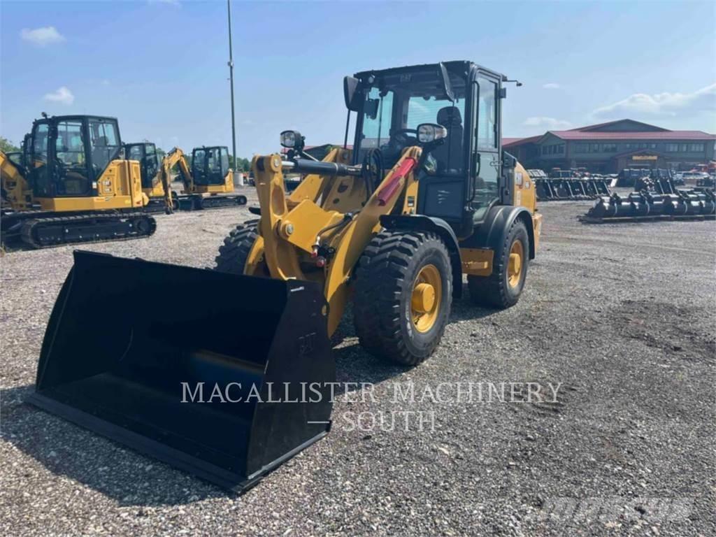 CAT 906 Колесни товарачи