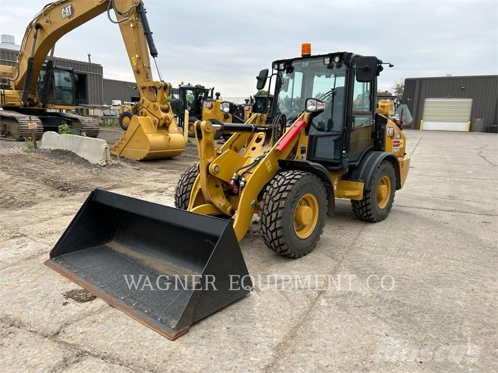 CAT 906 Колесни товарачи