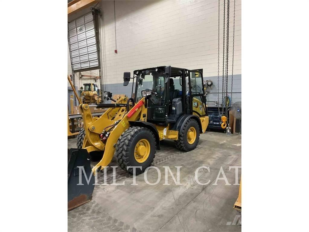 CAT 906 Колесни товарачи