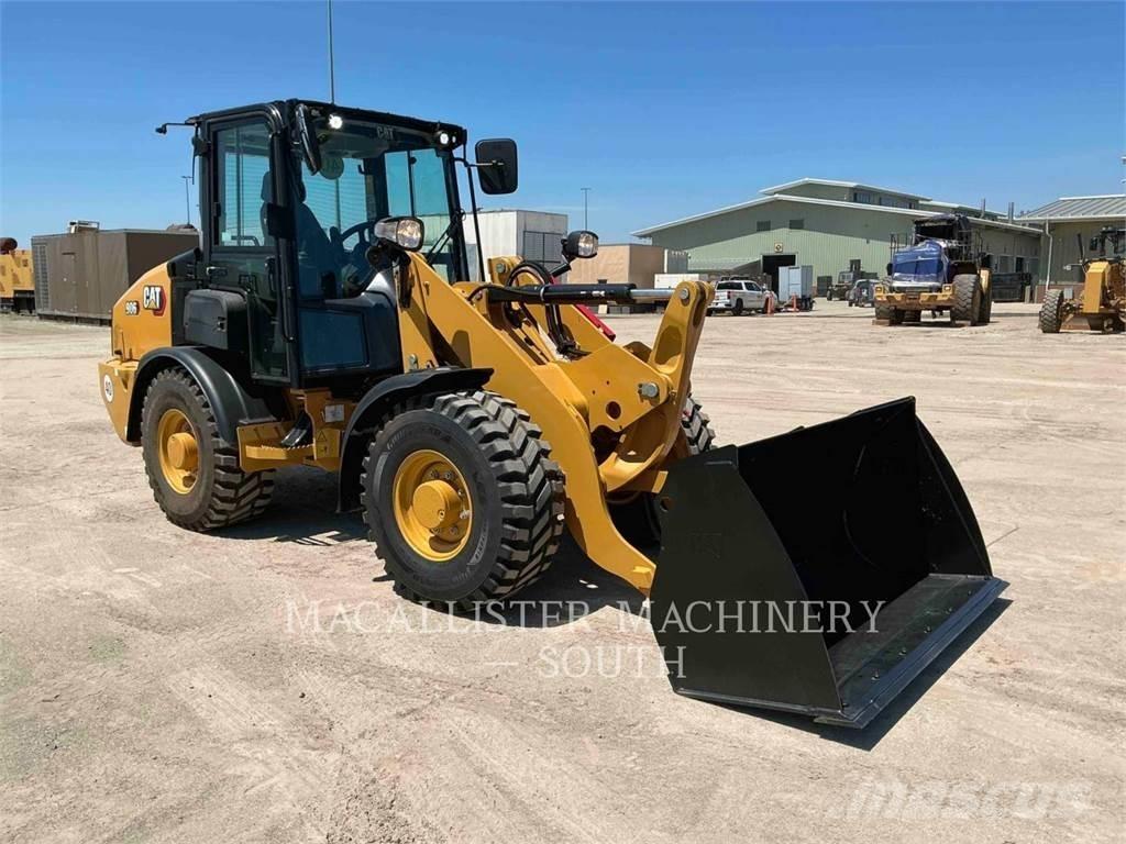 CAT 906 Колесни товарачи