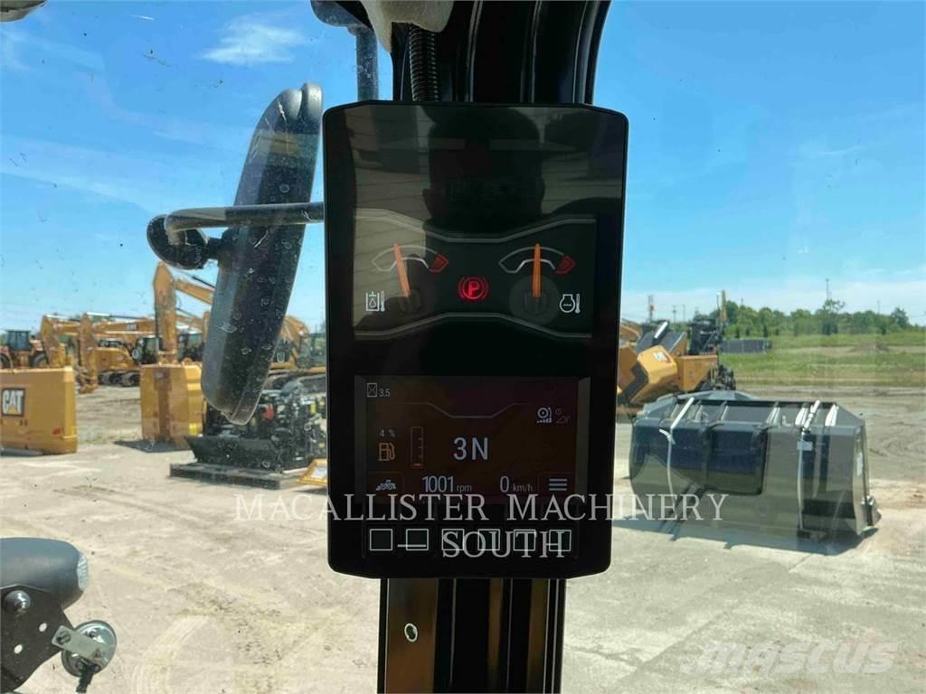 CAT 906 Колесни товарачи