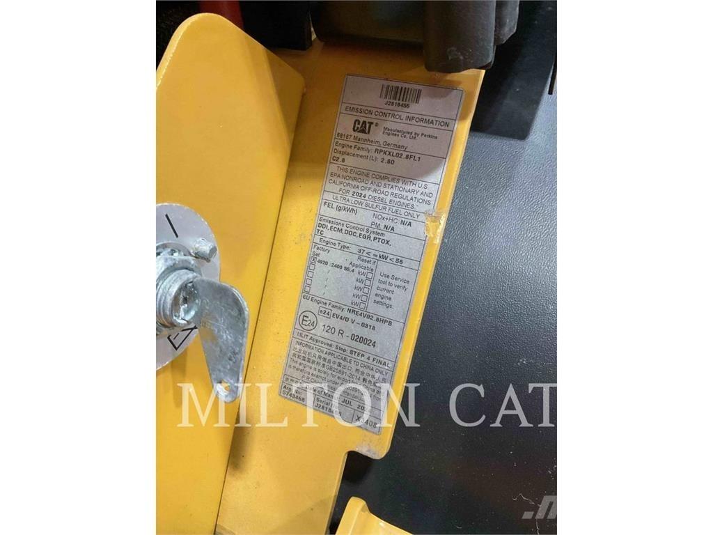 CAT 906 Колесни товарачи