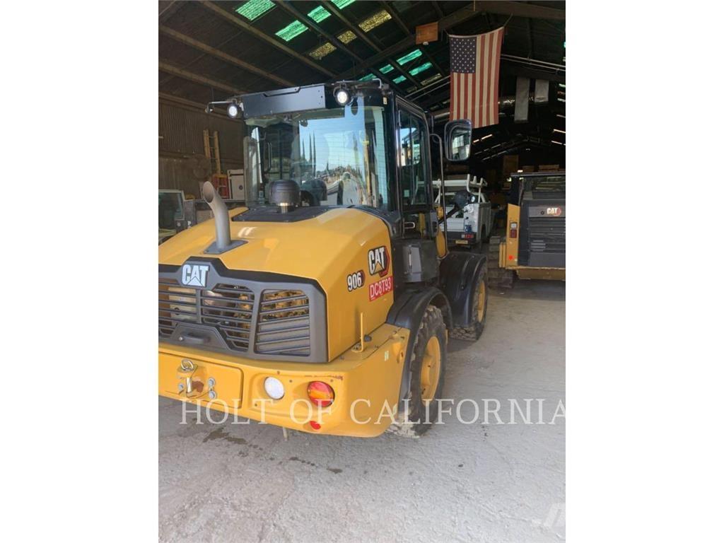 CAT 906 Колесни товарачи