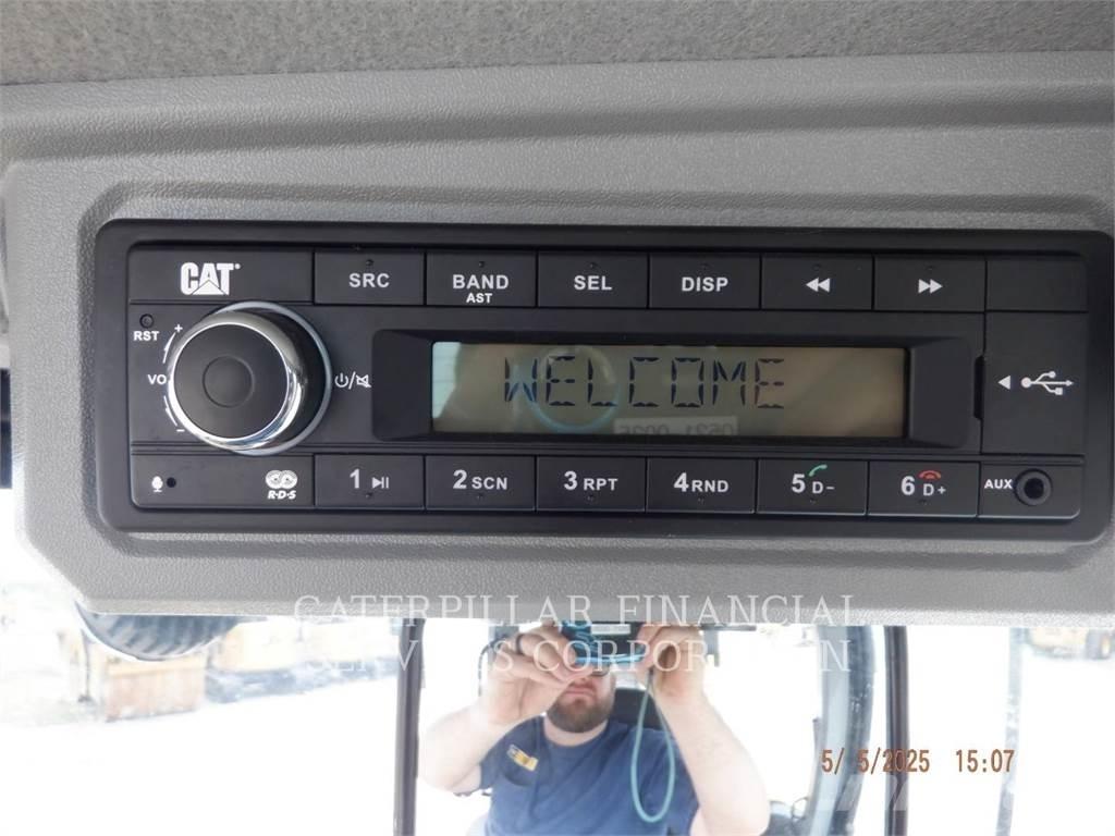 CAT 906-14 Колесни товарачи
