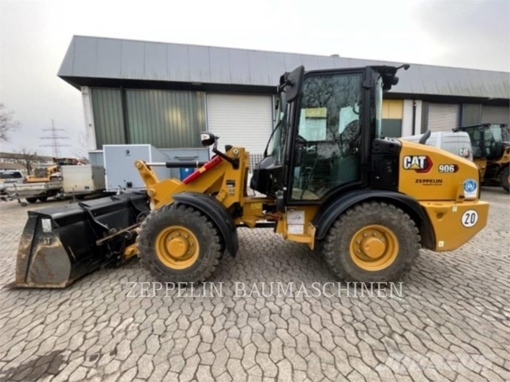 CAT 906-14 Колесни товарачи