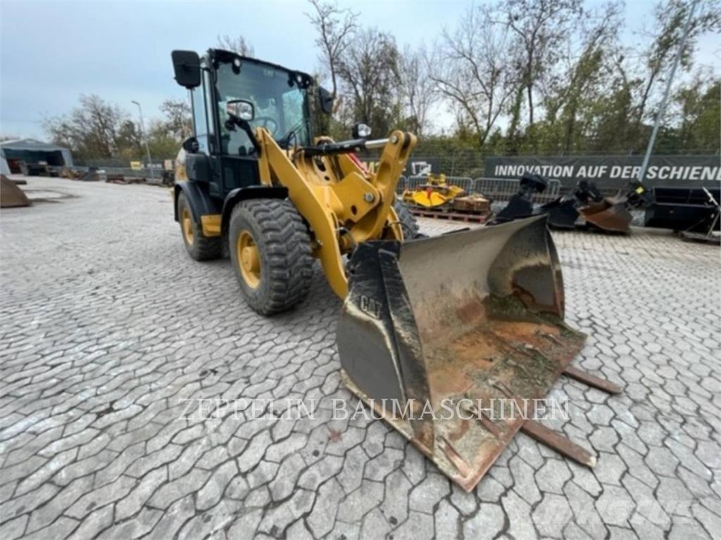 CAT 906-14 Колесни товарачи