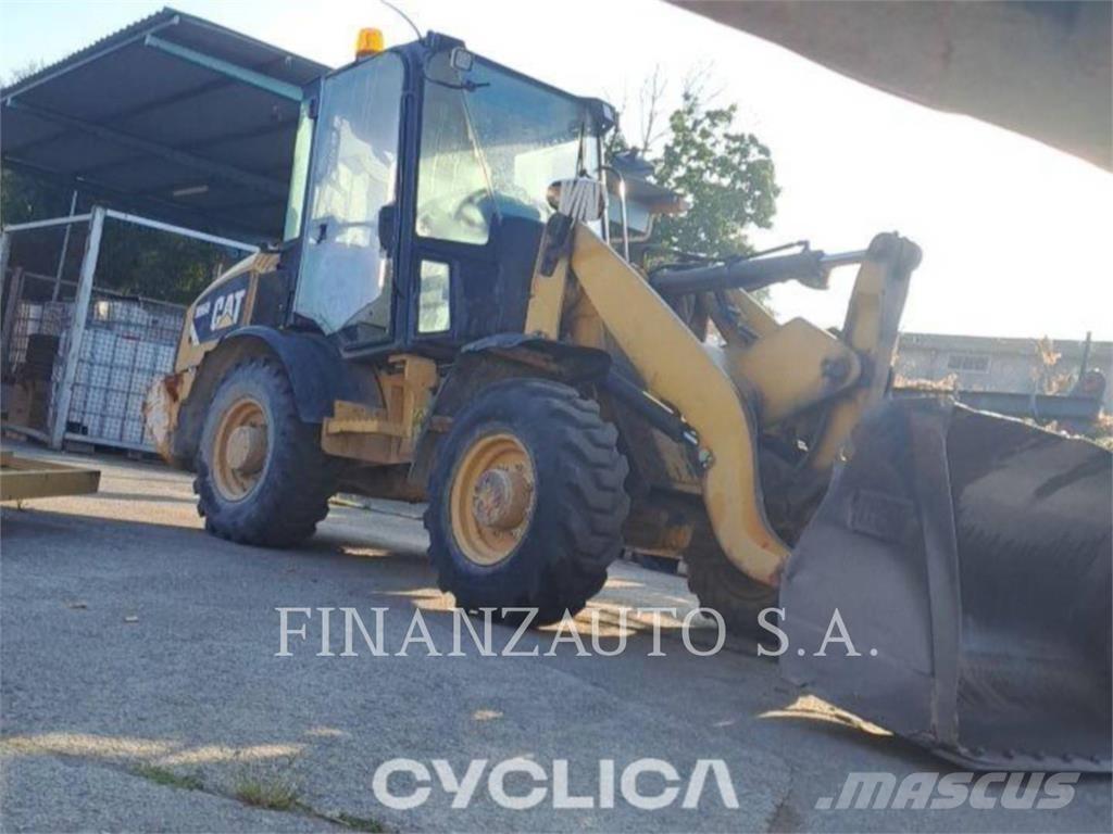 CAT 906H Колесни товарачи