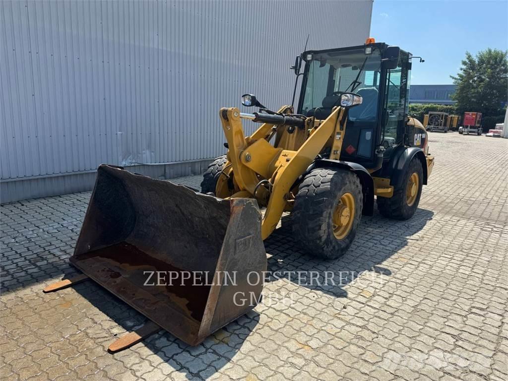 CAT 906H2 Колесни товарачи