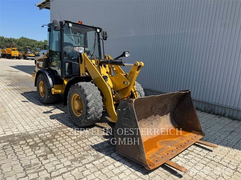CAT 906H2 Колесни товарачи