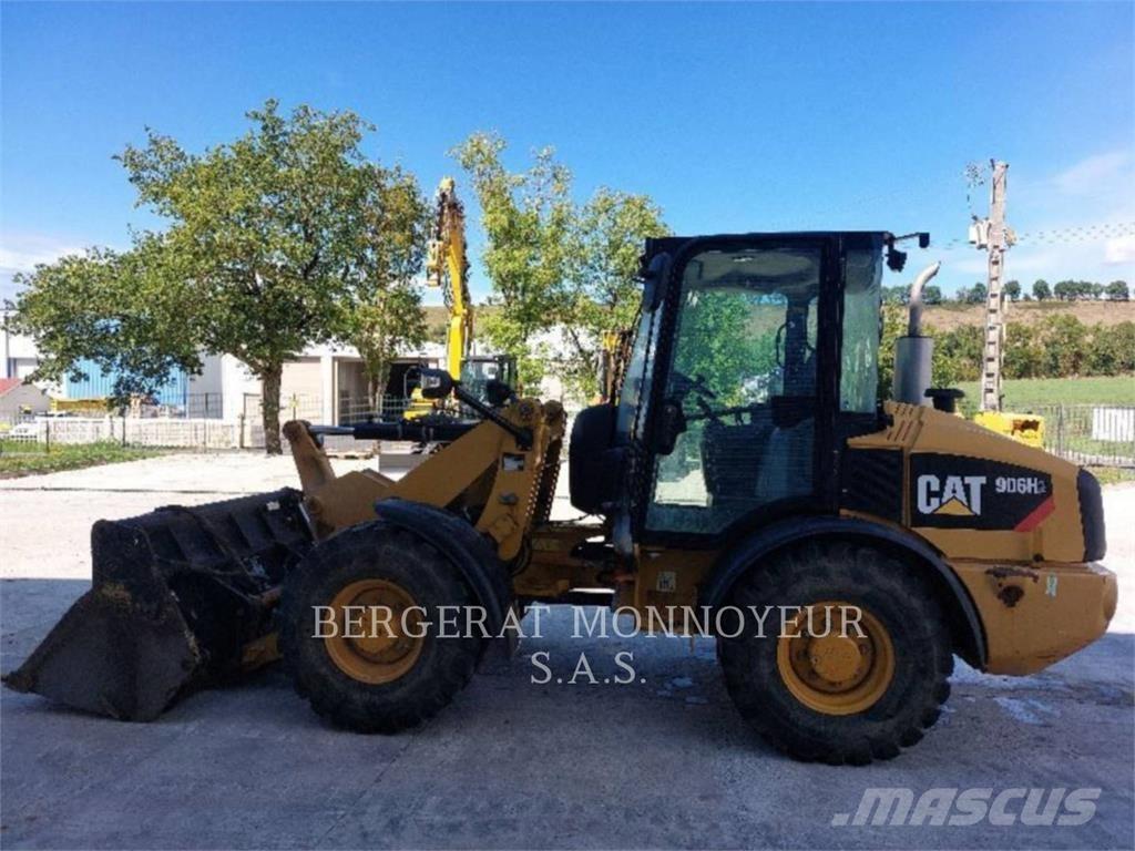 CAT 906H2 Колесни товарачи