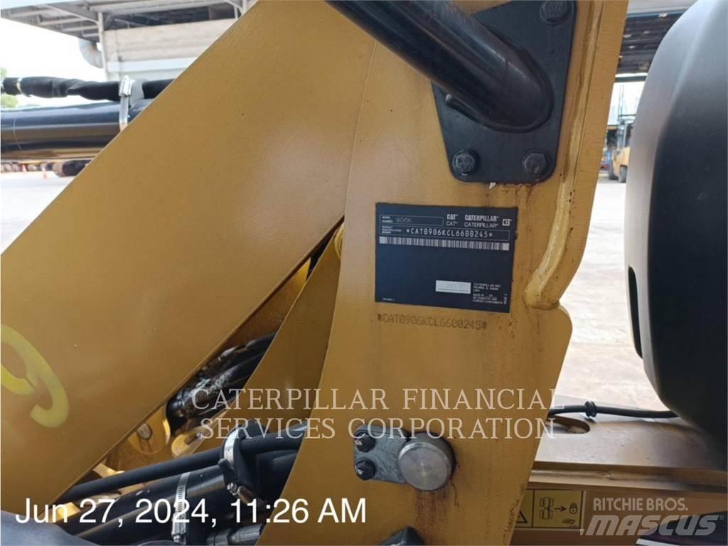 CAT 906K Колесни товарачи
