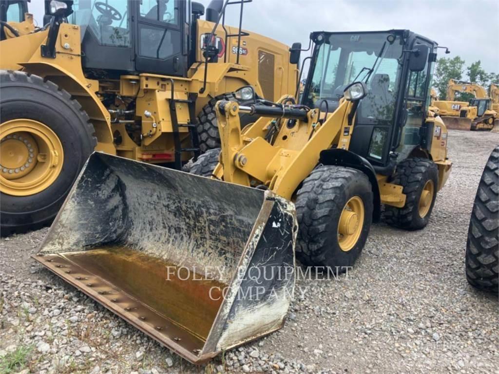 CAT 906M Колесни товарачи