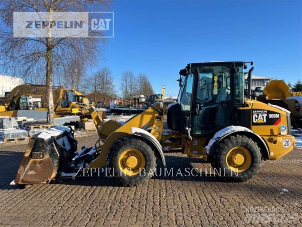 CAT 906M Колесни товарачи