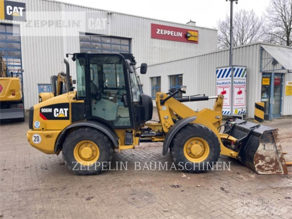 CAT 906M Колесни товарачи