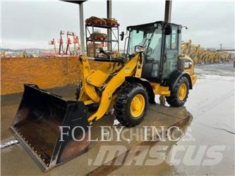 CAT 906M Колесни товарачи