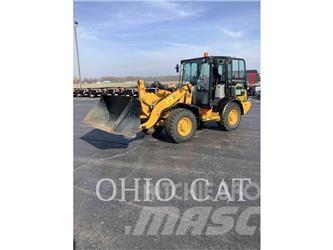 CAT 906M Мини товарачи