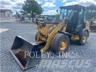 CAT 906M Колесни товарачи