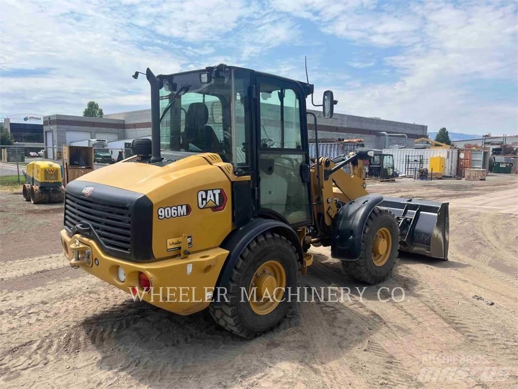 CAT 906M Колесни товарачи