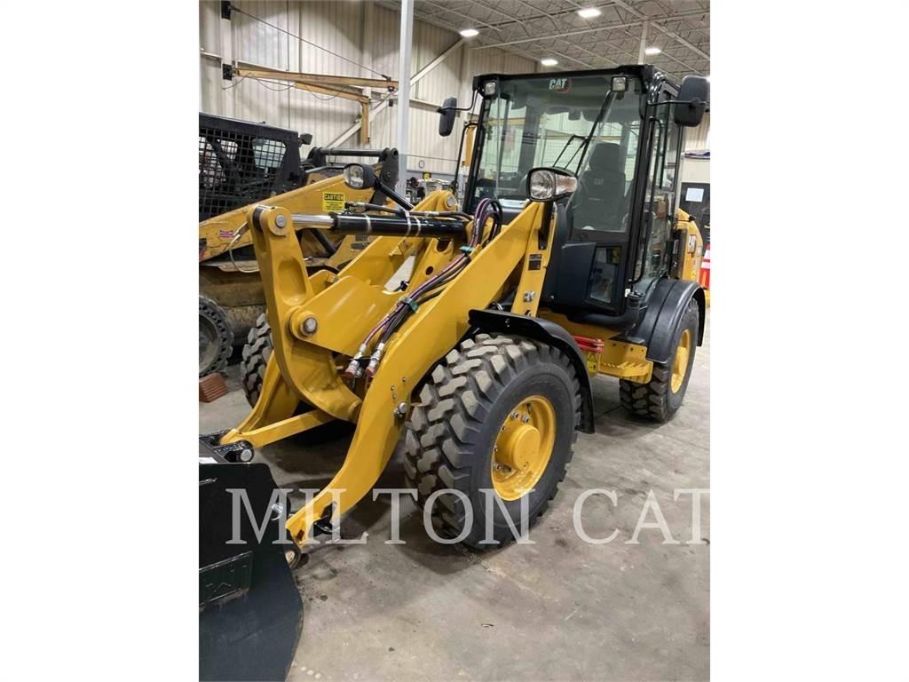 CAT 906M Колесни товарачи