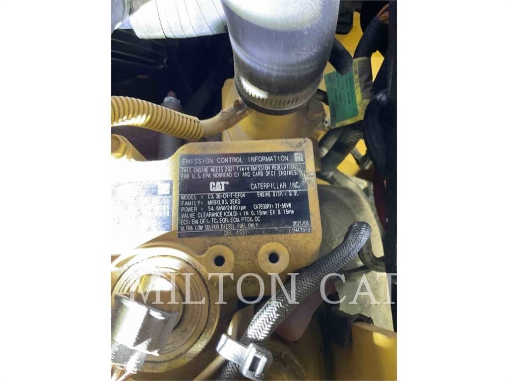 CAT 906M Колесни товарачи