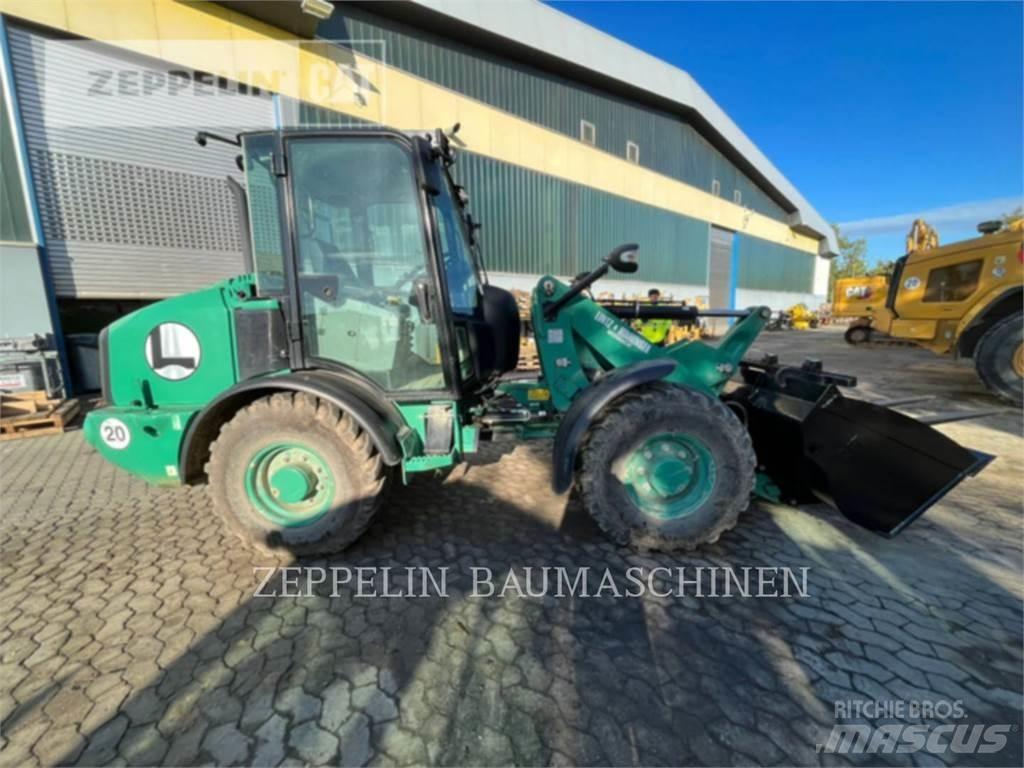 CAT 906M Колесни товарачи
