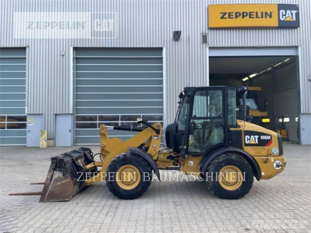 CAT 906M Колесни товарачи