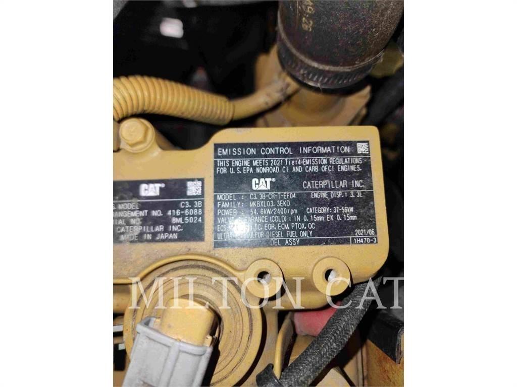 CAT 906M Колесни товарачи