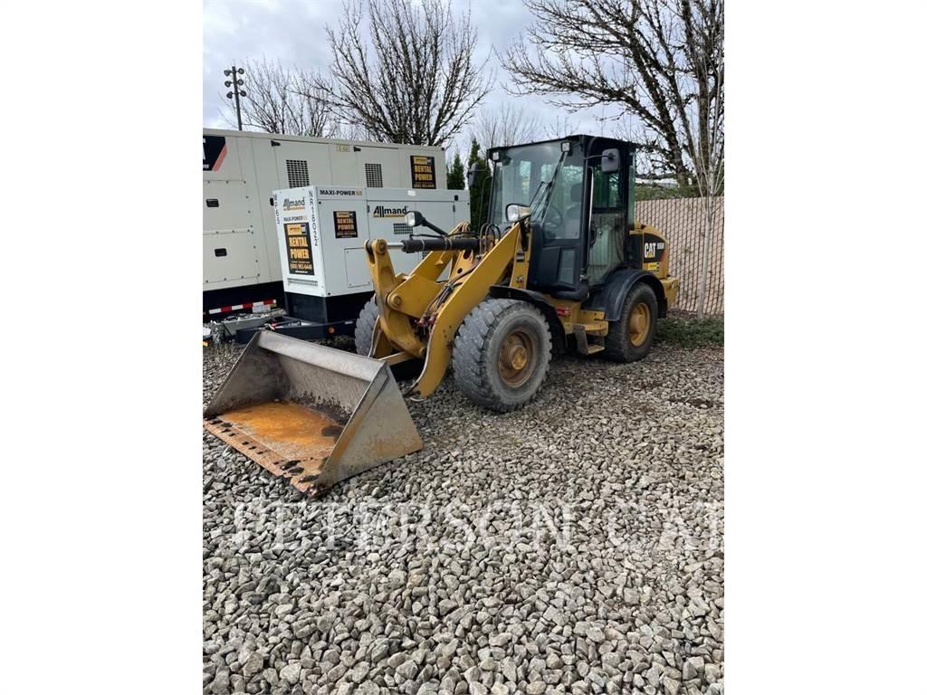 CAT 906M Колесни товарачи