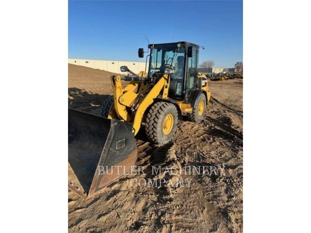 CAT 906M Колесни товарачи