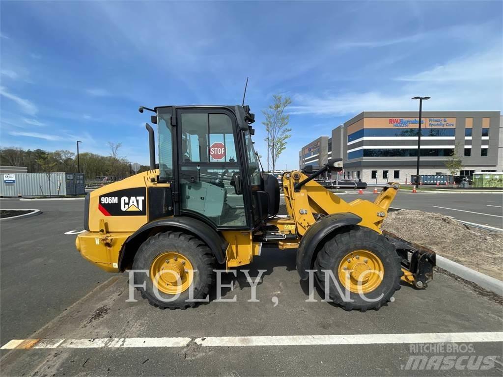 CAT 906M Колесни товарачи