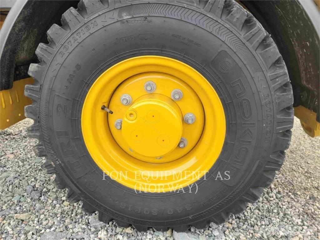 CAT 906M Колесни товарачи