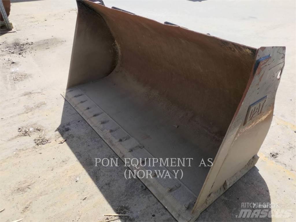 CAT 906M Колесни товарачи