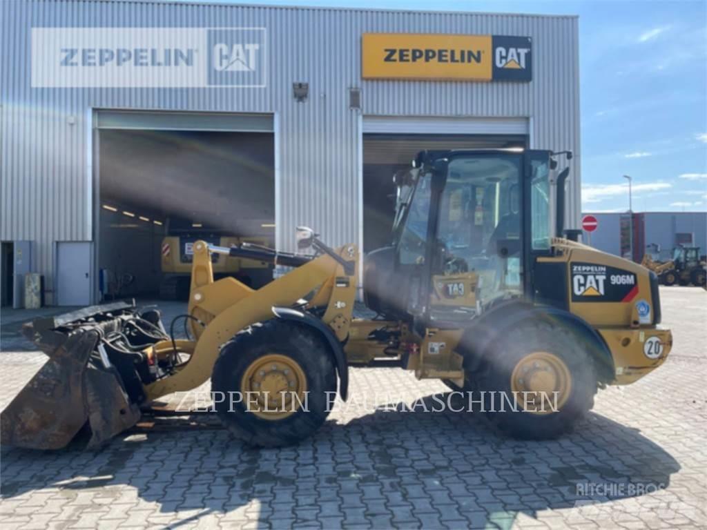 CAT 906M Колесни товарачи