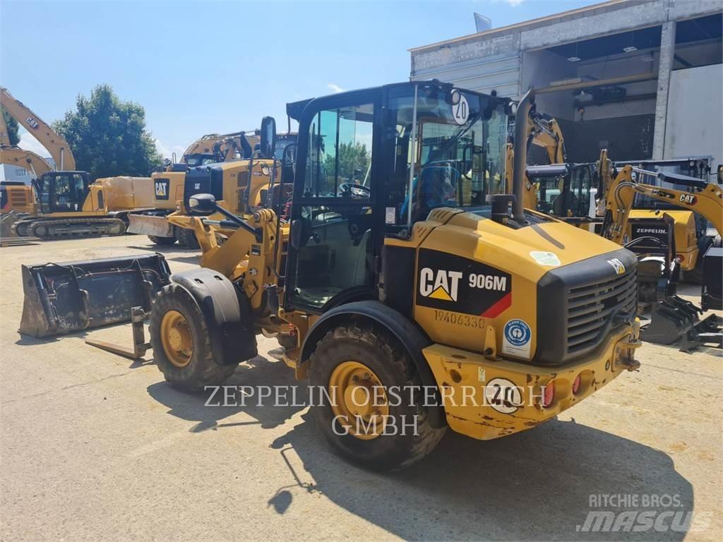 CAT 906M Колесни товарачи
